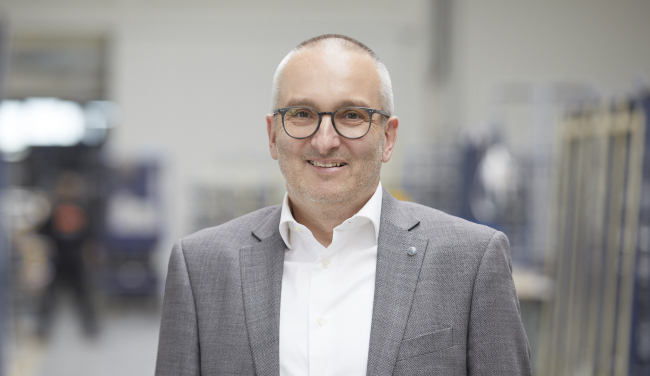 Unternehmen 2 K 04 JB